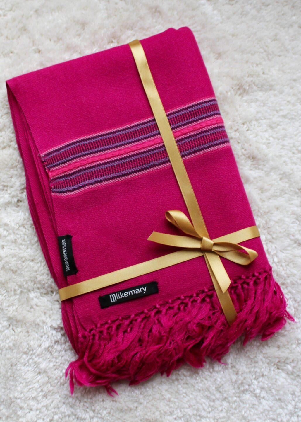 Oversize Blanket Scarf in Merino Wool Mansi Fuchsia Pink 75 X 200cm