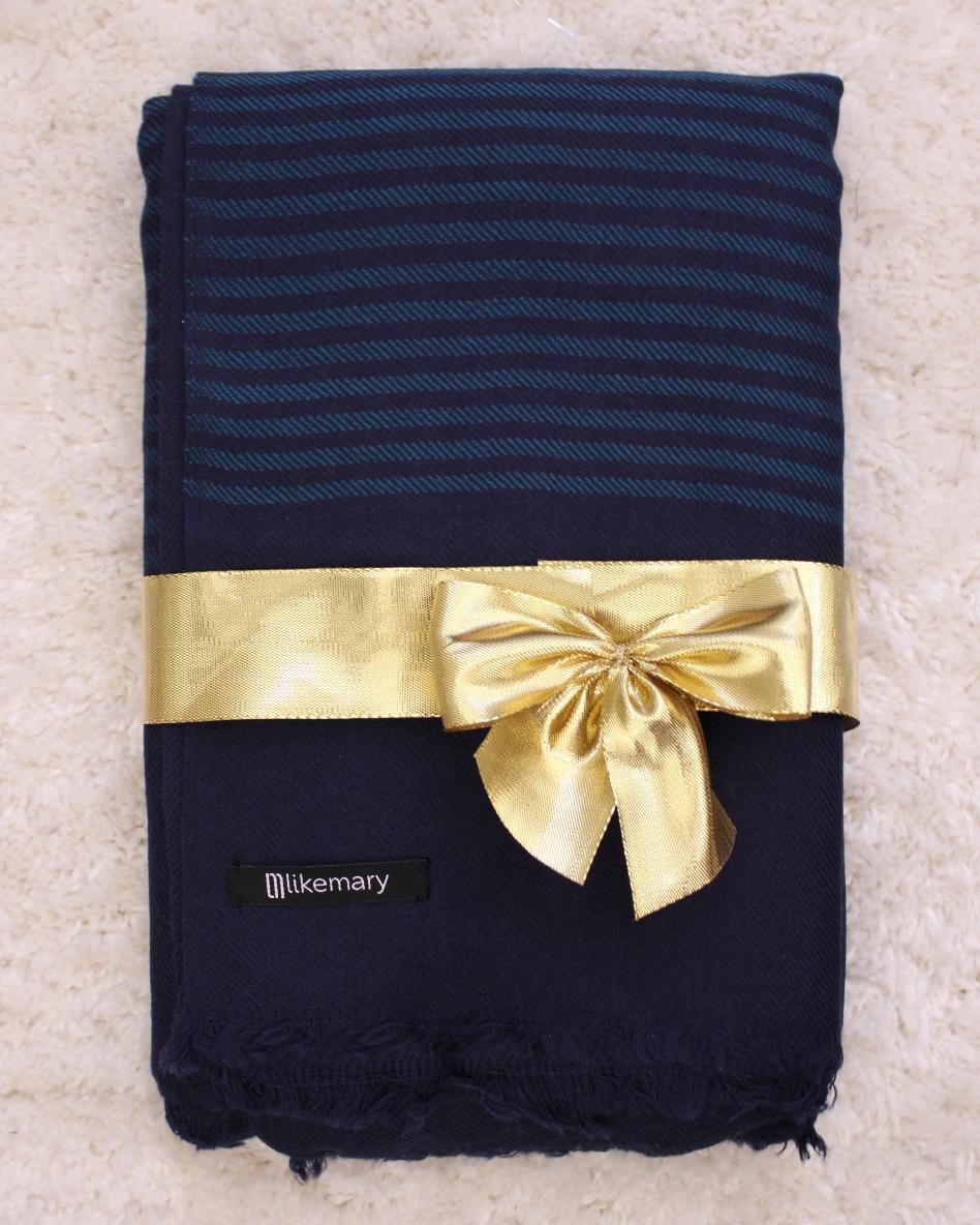 Menâ€™s Oversized Merino Wool Scarf in Navy Blue Twill Weave