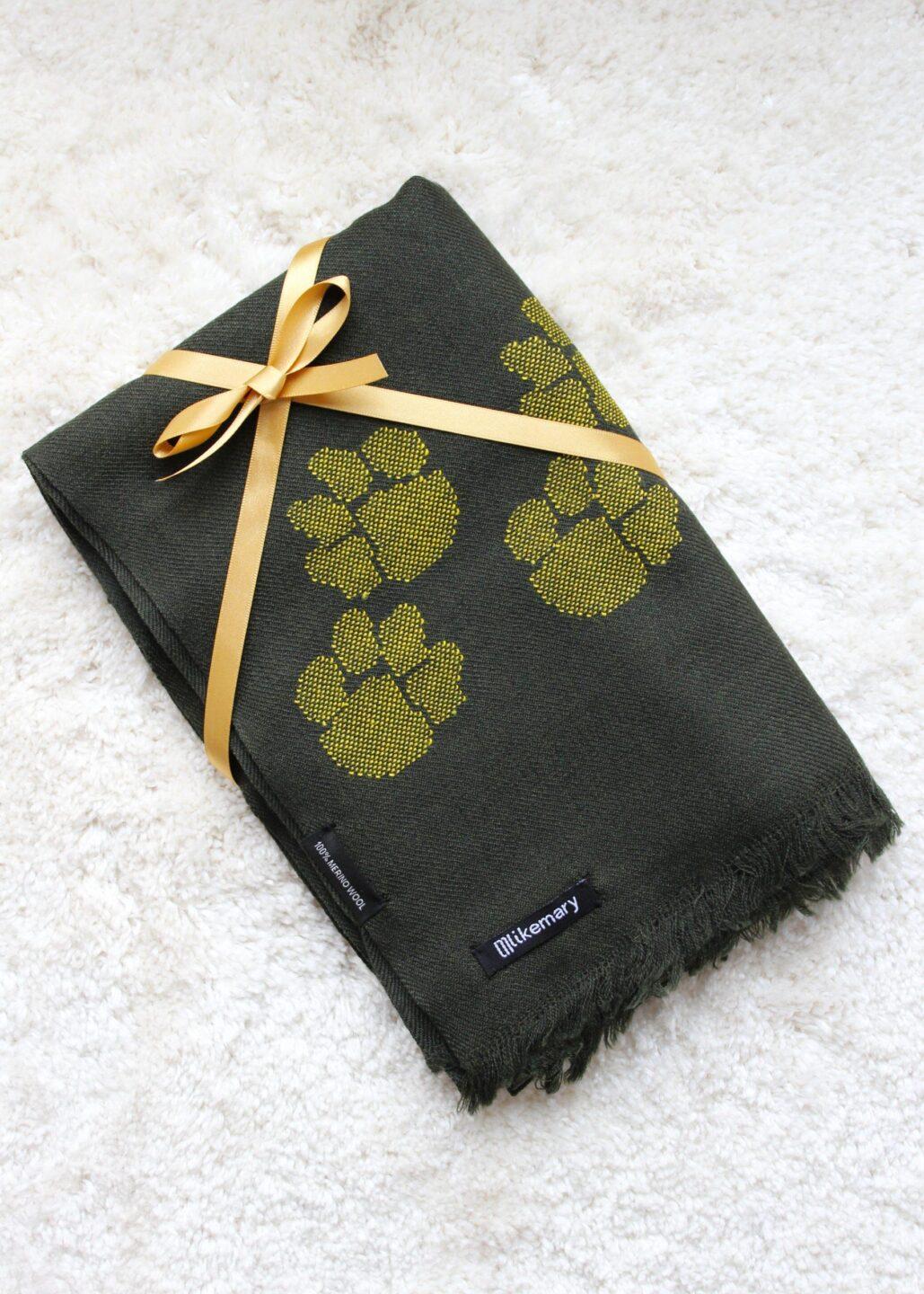 Merino Wool Handwoven Oversize Scarf with Paws Motif 75 X 200cm Camo Green