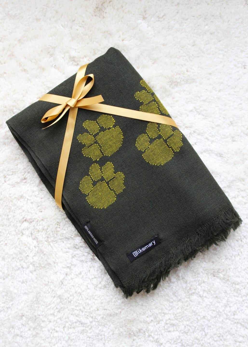 Merino Wool Handwoven Oversize Scarf with Paws Motif 75 X 200cm Camo Green